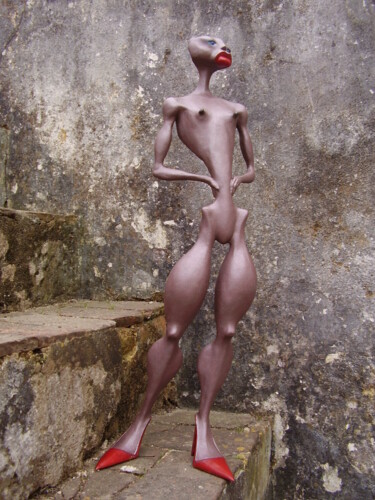 Скульптура под названием "Top model 1" - Alberto Kissola, Подлинное произведение искусства, Смола