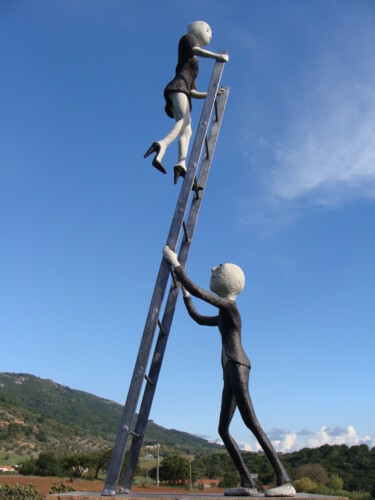 Escultura titulada "the ladder" por Alberto Kissola, Obra de arte original, Metales