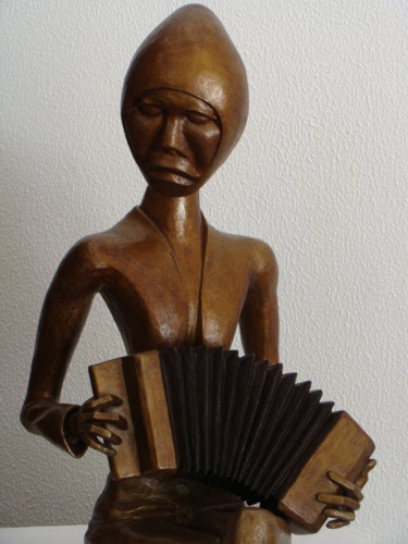 Escultura titulada "Acordeonista" por Alberto Kissola, Obra de arte original, Otro