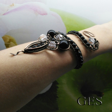 Artisanat intitulée "black cobra" par Elena, Œuvre d'art originale, Bracelets
