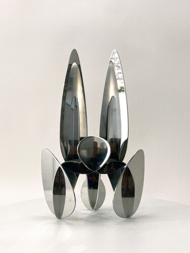 Sculpture titled "Barricada 22 Aip S45" by Alejandro Vega Beuvrin, Original Artwork, Stainless Steel