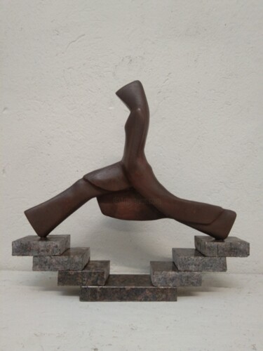 Sculptuur getiteld "Step" door Aleksandr Stepanov, Origineel Kunstwerk, Hout