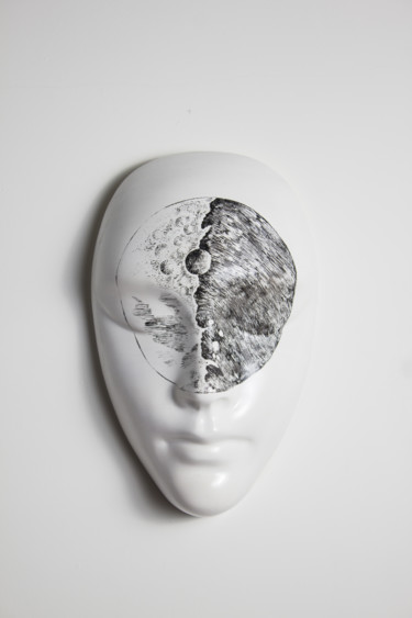 Sculpture titled "Moon" by Aleksandra Luminor, Original Artwork, Plaster