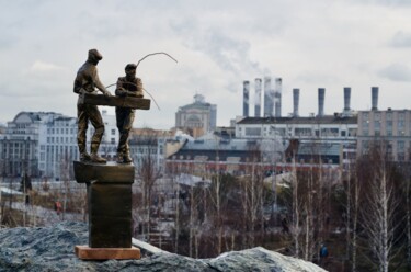 Скульптура под названием "На набережной" - Алексей Деев (Alan Sculptor), Подлинное произведение искусства, Пластмасса