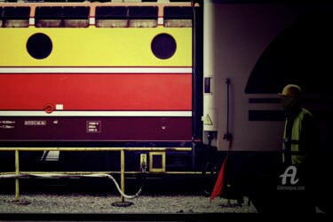 Фотография под названием "Train station" - Alen Gurovic, Подлинное произведение искусства, Не манипулируемая фотография