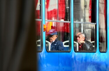 「Blue tram in Zagreb」というタイトルの写真撮影 Alen Gurovicによって, オリジナルのアートワーク, デジタル