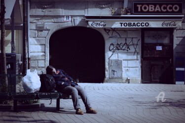 Fotografía titulada "Tobacco shop in Zag…" por Alen Gurovic, Obra de arte original, Fotografía no manipulada