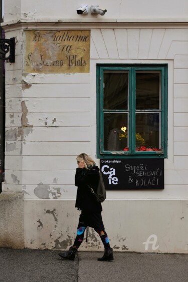 Photographie intitulée "Brokenships Café" par Alen Gurovic, Œuvre d'art originale, Photographie numérique