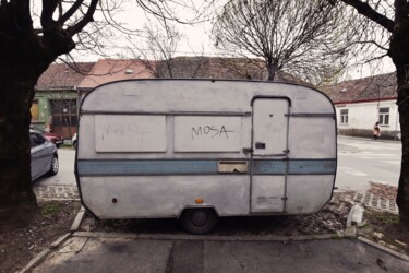 Фотография под названием "Camper trailer" - Alen Gurovic, Подлинное произведение искусства, Не манипулируемая фотография