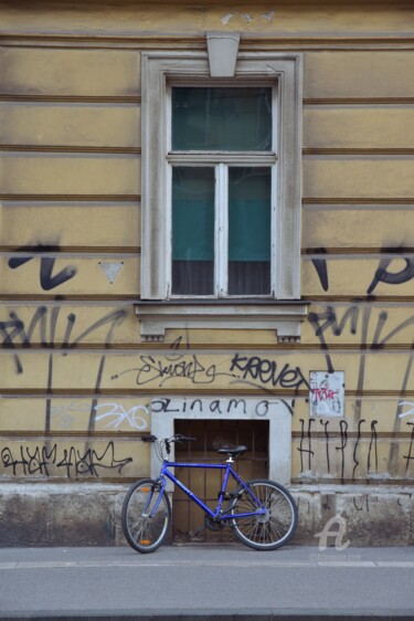 Photography titled "bicycle under window" by Alen Gurovic, Original Artwork, Non Manipulated Photography