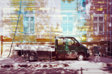 Photographie intitulée "Escape from prison…" par Alen Gurovic, Œuvre d'art originale, Photographie numérique