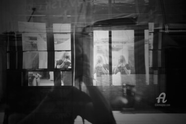 Photographie intitulée "Reflections of an i…" par Alen Gurovic, Œuvre d'art originale, Photographie numérique