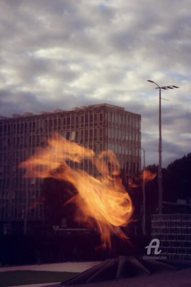 Photographie intitulée "Fire fish in front…" par Alen Gurovic, Œuvre d'art originale, Photographie numérique