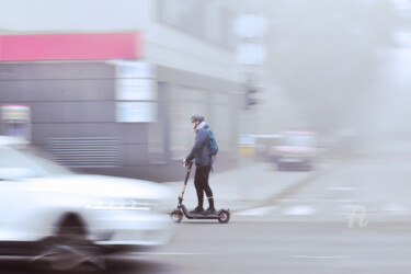 Fotografia intitolato "Electric Scooter vs…" da Alen Gurovic, Opera d'arte originale, Fotografia digitale