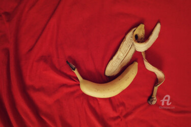 Fotografie mit dem Titel "Playful bananas v1" von Alen Gurovic, Original-Kunstwerk, Nicht bearbeitete Fotografie