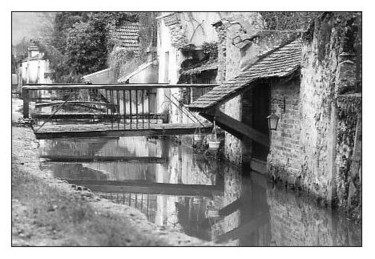 Photographie intitulée "Le vieux canal" par Jean-Louis Alessandri, Œuvre d'art originale