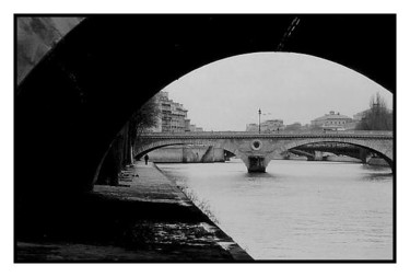 Photographie intitulée "sous le pont" par Jean-Louis Alessandri, Œuvre d'art originale