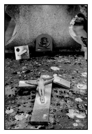 Photographie intitulée "cimetière" par Jean-Louis Alessandri, Œuvre d'art originale