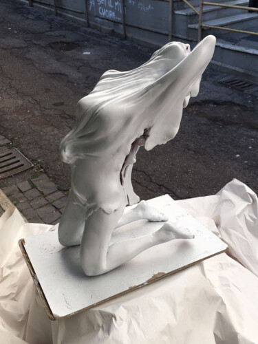 Skulptur mit dem Titel "DONNA VELATA" von Alessandro Colucci, Original-Kunstwerk, Ton