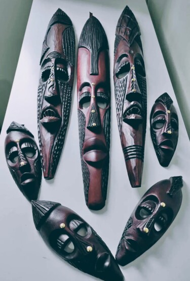 Sculpture intitulée "African Masks" par Alex Kasai Peter Kimanzi Kimanzi, Œuvre d'art originale, Bois Monté sur Panneau de b…
