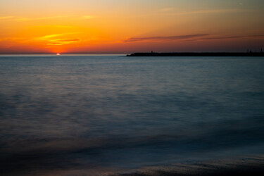 Fotografie getiteld "Sunset on the pier" door Alex Muscaliu (Alex and the Weekend), Origineel Kunstwerk, Digitale fotografie