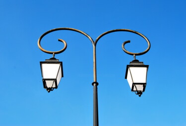 Photographie intitulée "LAMPADAIRES" par Alexandre Pons, Œuvre d'art originale