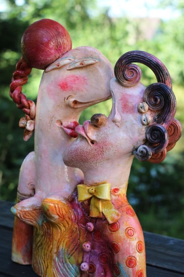 Skulptur mit dem Titel "Ruda tańczy jak sza…" von Alex Johanson, Original-Kunstwerk, Keramik