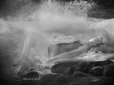 Photography titled "Venus entre Olas" by Alfonso García, Original Artwork, Digital Photography