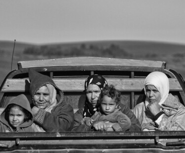 Photographie intitulée "Morocco Family" par Alfredo Machado Zingg, Œuvre d'art originale, Photographie numérique