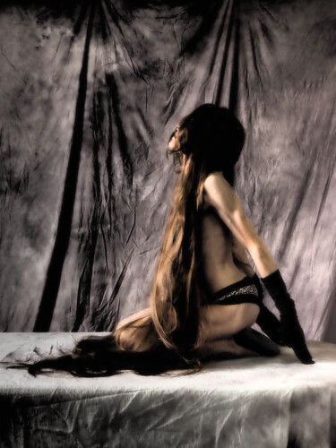 Photographie intitulée "Blinded Rapunzel" par Alice Odilon, Œuvre d'art originale, Photographie numérique