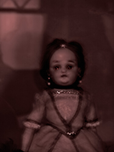 Photography titled "Scared doll" by Alice Odilon, Original Artwork, Non Manipulated Photography