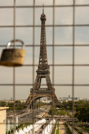 Фотография под названием "Eiffel Tour" - Alin Alexandru Dutu, Подлинное произведение искусства, Цифровая фотография