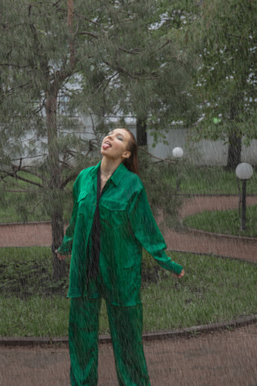 Фотография под названием "dancing in the rain" - Alla Toporskaya, Подлинное произведение искусства, Цифровая фотография