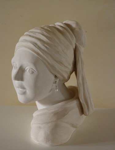 Sculpture intitulée "La jeune fille à la…" par Alice Marie, Œuvre d'art originale, Terre cuite