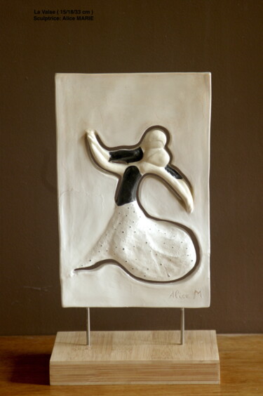 Sculptuur getiteld "La valse" door Alice Marie, Origineel Kunstwerk, Terra cotta