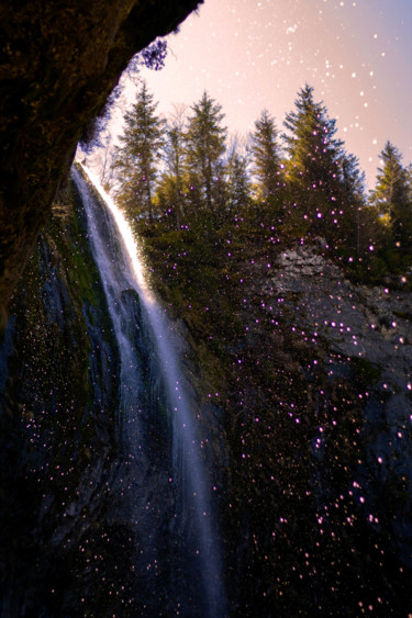 Fotografia intitolato "Waterfall." da Lucie Beaulaton (AloysiaVanTodd), Opera d'arte originale