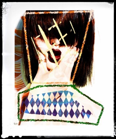 Цифровое искусство под названием "Dollhead #2" - Amelia Latiff, Подлинное произведение искусства, 2D Цифровая Работа