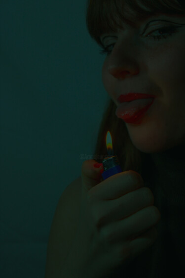 Фотография под названием "Bleu fire" - Amelie Metzger, Подлинное произведение искусства, Цифровая фотография