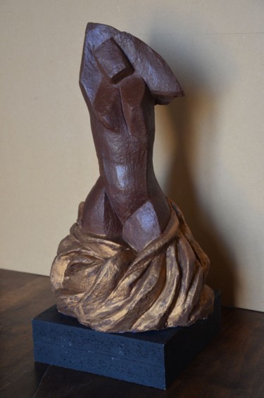 Sculpture titled "Apparition" by Amy Torrilhon, Original Artwork, Resin