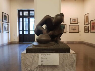 Sculpture titled "Forming a pottery b…" by An Dang Quoc, Original Artwork, Bronze