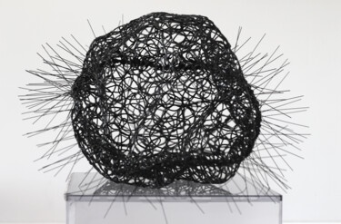 Skulptur mit dem Titel ""The Unpredictabili…" von Ana Lima-Netto, Original-Kunstwerk, Kunststoff
