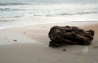 Photographie intitulée "Sur la plage, après…" par Ana Felidae, Œuvre d'art originale