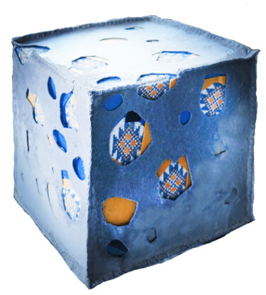 My memories box Art textile intitulée "My memories box" par Ana-Maria Panaitescu, Œuvre d'art originale, Tissu