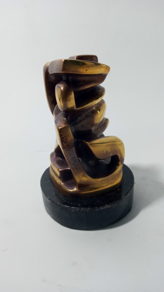 Scultura intitolato "Entrelaçados" da Anamaria Vieira, Opera d'arte originale, Bronzo