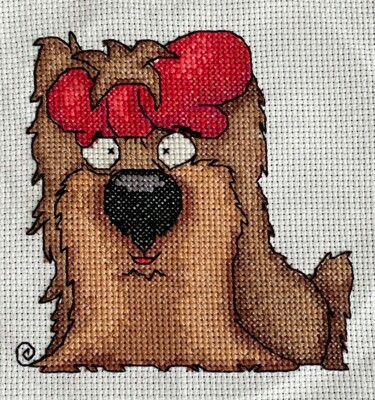 Art textile intitulée "Yorkshire Terrier D…" par Anastasiia Aksenova, Œuvre d'art originale, Broderie