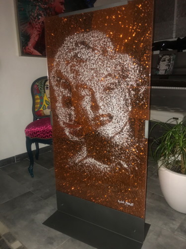 Sculptuur getiteld "Eternelle Marilyn M…" door André Marot, Origineel Kunstwerk, Glas