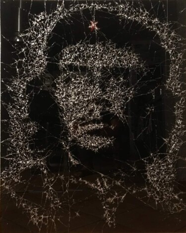 Sculpture titled "Che Guevara" by André Marot, Original Artwork, Glass Mounted on Wood Panel