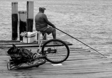 Fotografia intitulada "O Pescador da Praça…" por André Saisse, Obras de arte originais, Fotografia digital