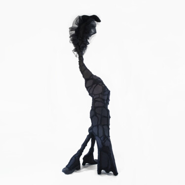 Скульптура под названием "La danseuse no. 5 (…" - Andreea Talpeanu, Подлинное произведение искусства, вышивка
