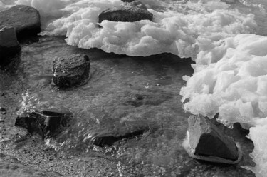 Фотография под названием "Снег и море" - Andrey Petrosyan, Подлинное произведение искусства, Пленочная фотография